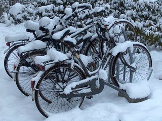 bicycles-in-the-snow-1401061